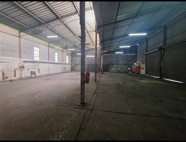 3,300M² WAREHOUSE TO LET IN ALRODE